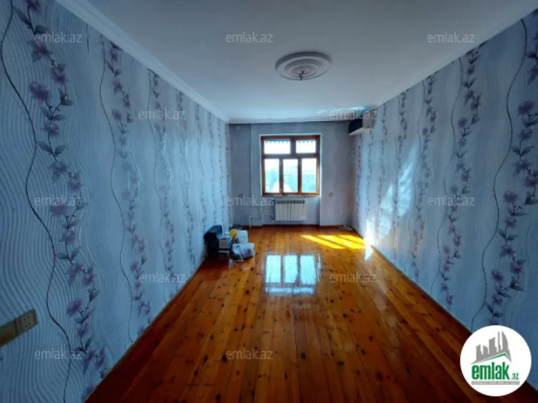 Satılır 3 otaqlı köhnə tikili 75 m²