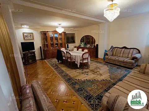 Satılır 5 otaqlı köhnə tikili 135 m² — Bakı 5 otaq 135.00 m²