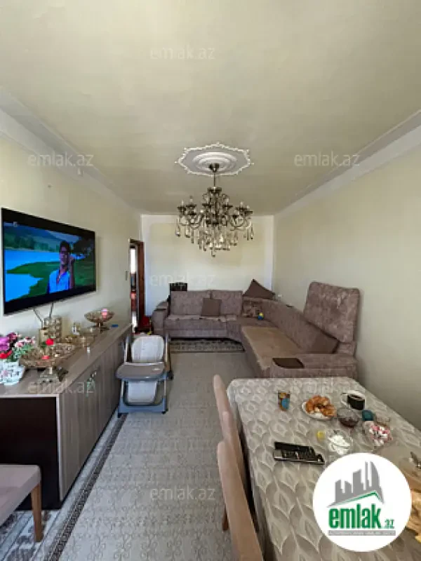 Satılır 3 otaqlı köhnə tikili 90 m²