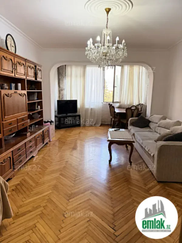 Satılır 3 otaqlı köhnə tikili 90 m²