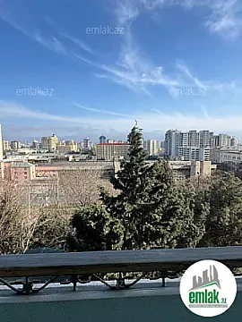 Satılır 4 otaqlı köhnə tikili 130 m² — Bakı 4 otaq 130.00 m²