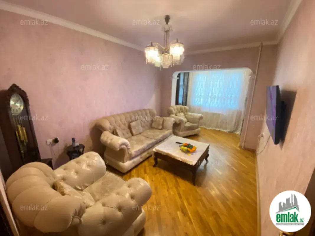 Satılır 4 otaqlı köhnə tikili 110 m²