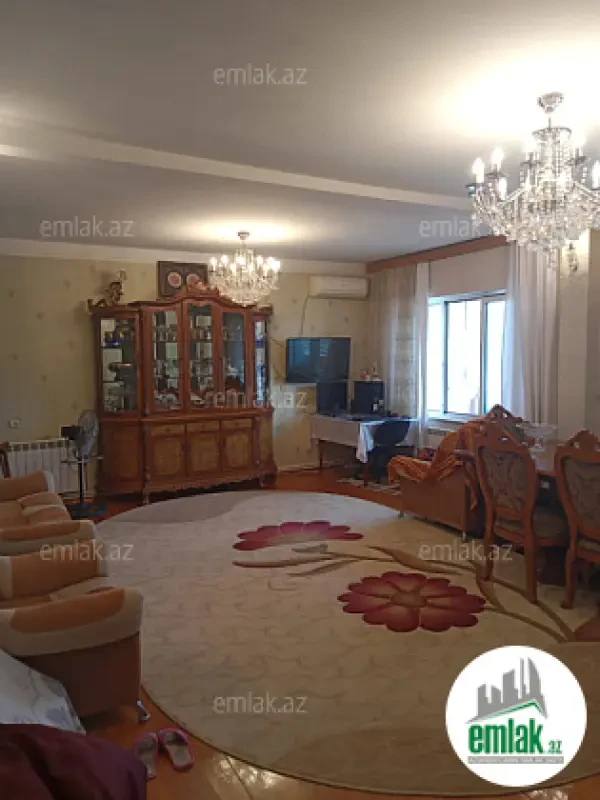 Satılır 4 otaqlı köhnə tikili 105 m²