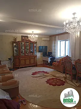 Satılır 4 otaqlı köhnə tikili 105 m² — Bakı 4 otaq 105.00 m²