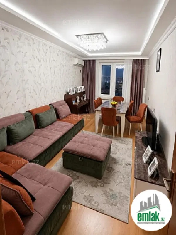 Satılır 5 otaqlı köhnə tikili 130 m²