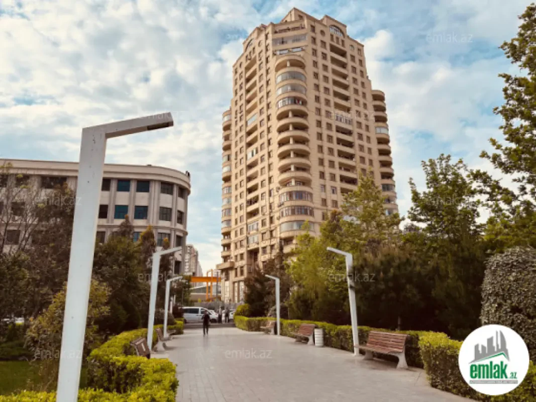 Satılır 6 otaqlı yeni tikili 250 m²