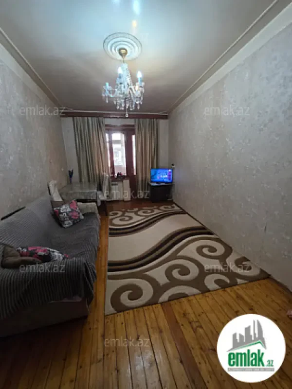 Satılır 2 otaqlı köhnə tikili 55 m²