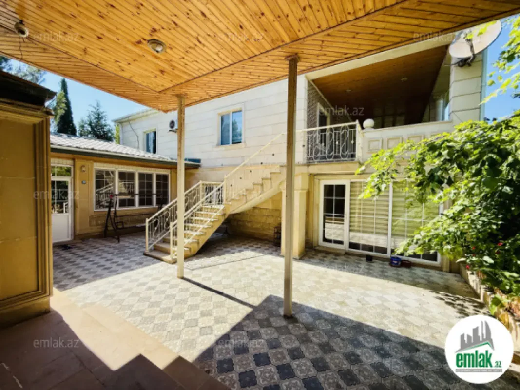 Satılır 7 otaqlı mənzil 350 m²