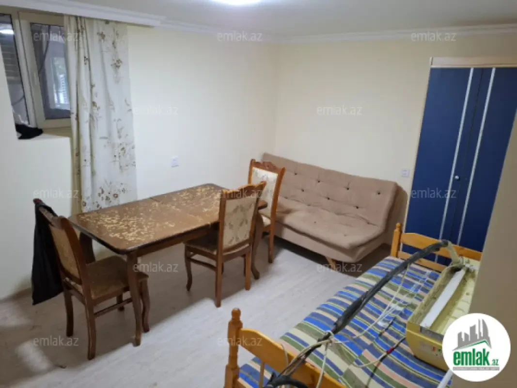 Satılır 1 otaqlı köhnə tikili 32 m²