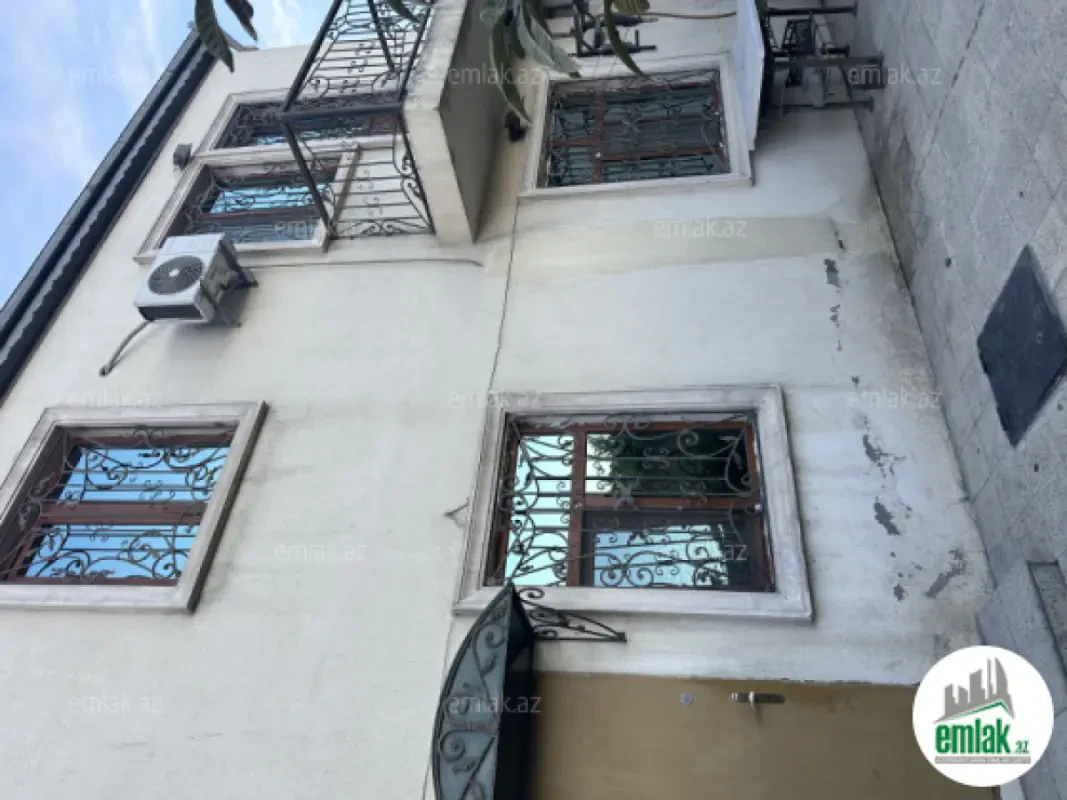 Satılır 5 otaqlı həyət evi 220 m²