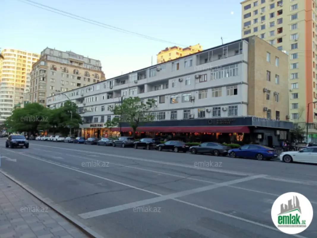 Satılır 2 otaqlı köhnə tikili 67 m²
