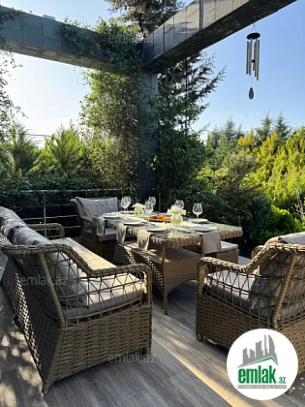Satılır 5 otaqlı həyət evi 245 m²