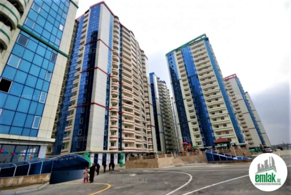 Satılır 4 otaqlı yeni tikili 135 m²