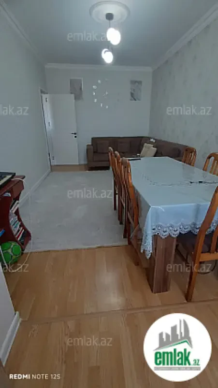 Satılır 2 otaqlı köhnə tikili 70 m²