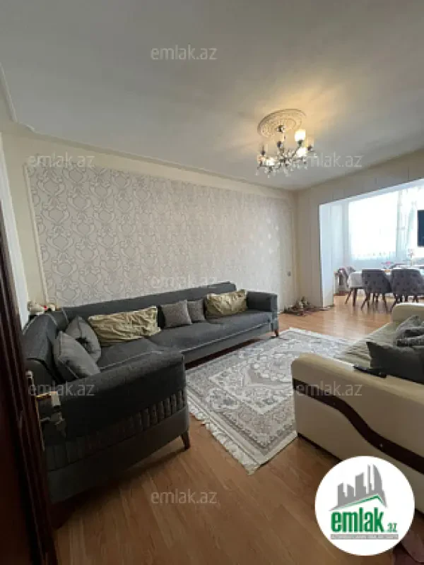 Satılır 5 otaqlı köhnə tikili 80 m²