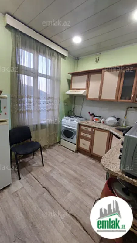 Satılır 2 otaqlı köhnə tikili 65 m²