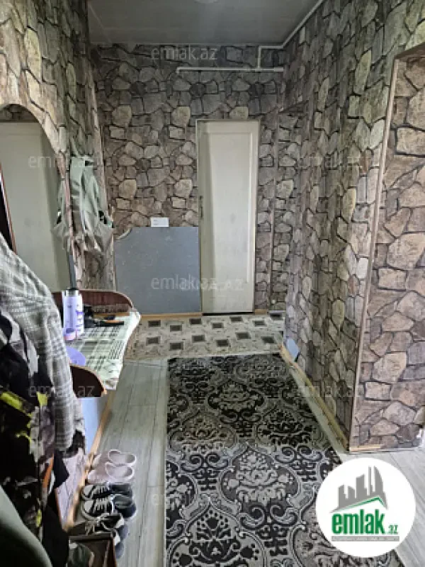 Satılır 4 otaqlı köhnə tikili 70 m²