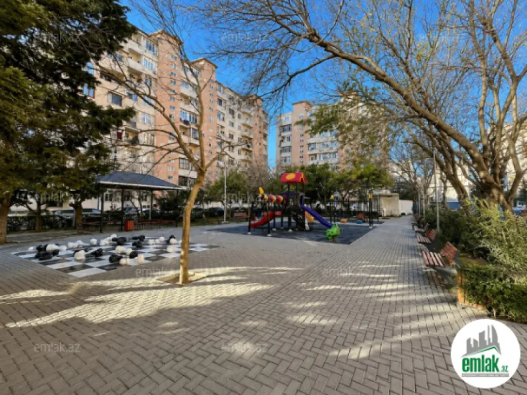 Satılır 2 otaqlı köhnə tikili 75 m²