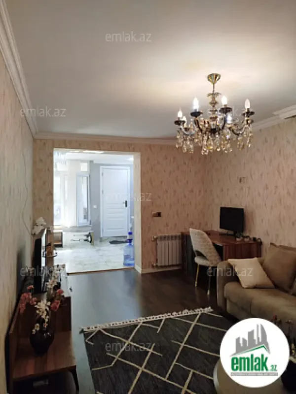 Satılır 2 otaqlı köhnə tikili 70 m²