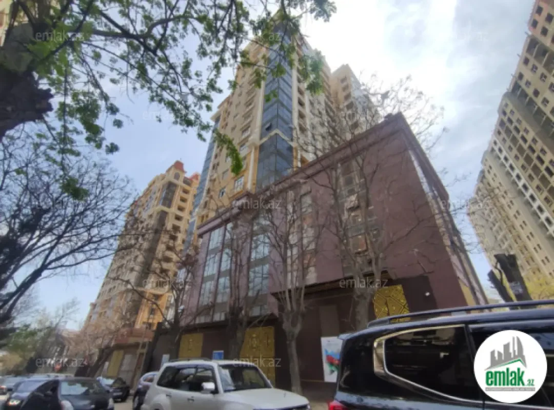 Satılır 3 otaqlı yeni tikili 130 m²