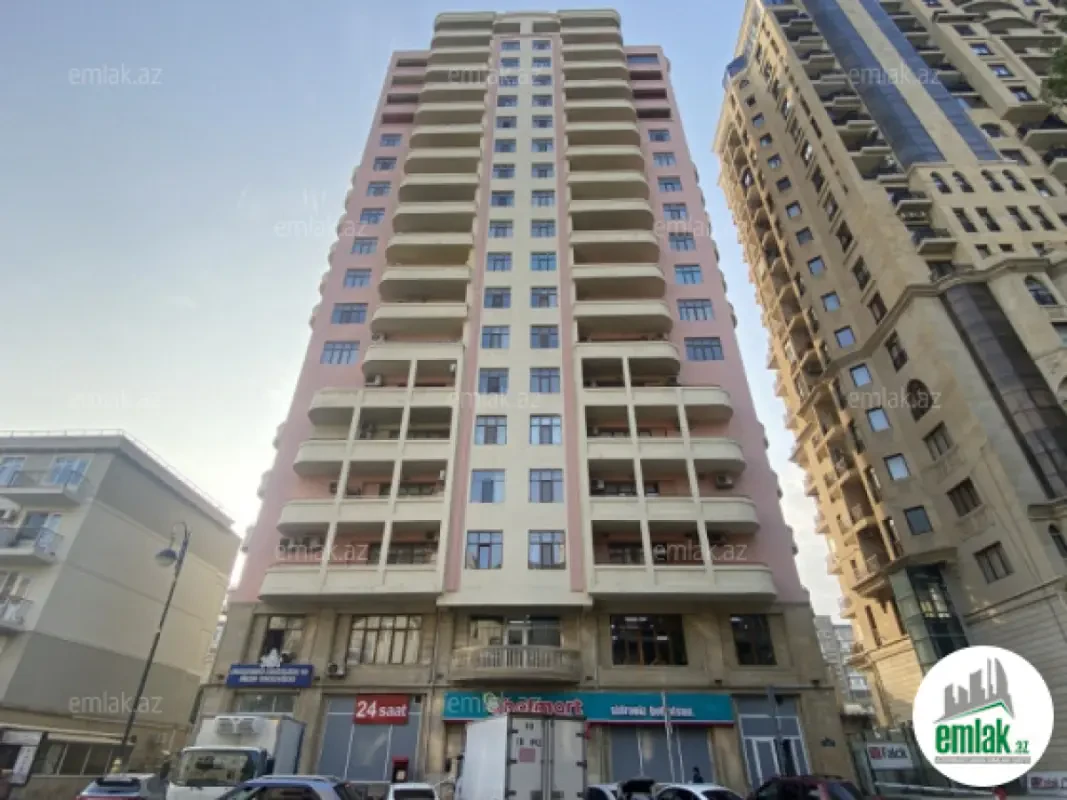 Satılır 4 otaqlı yeni tikili 180 m²