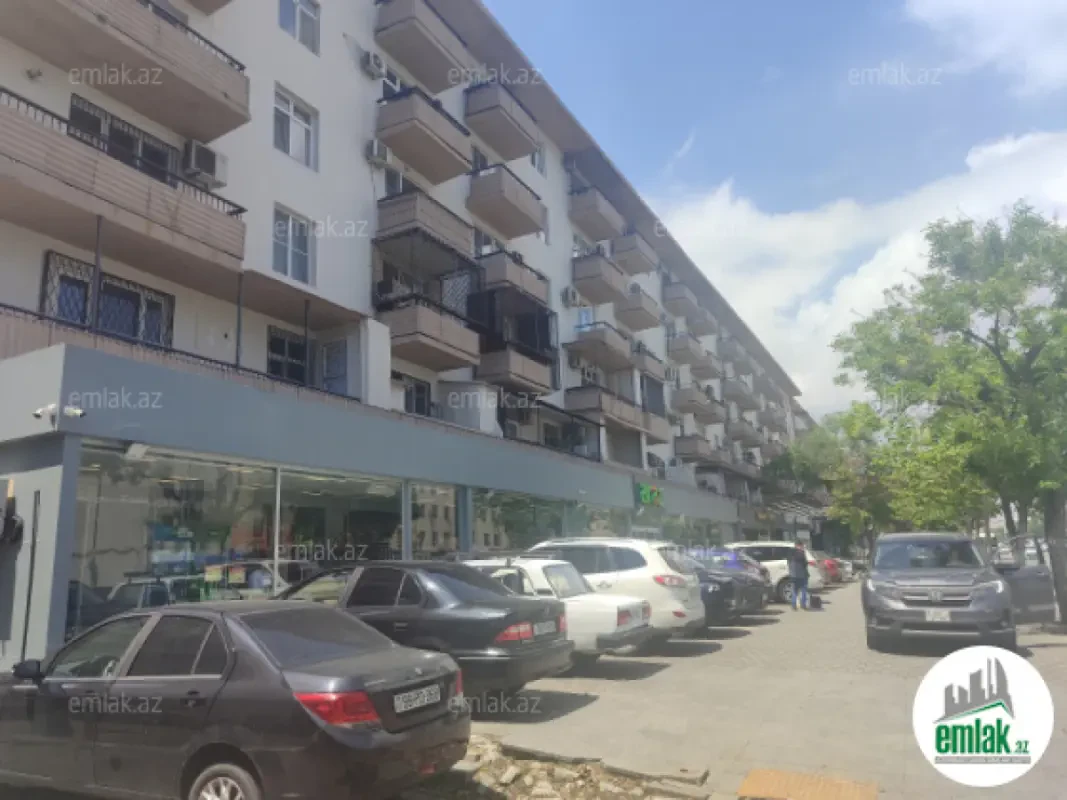 Satılır 4 otaqlı köhnə tikili 125 m²