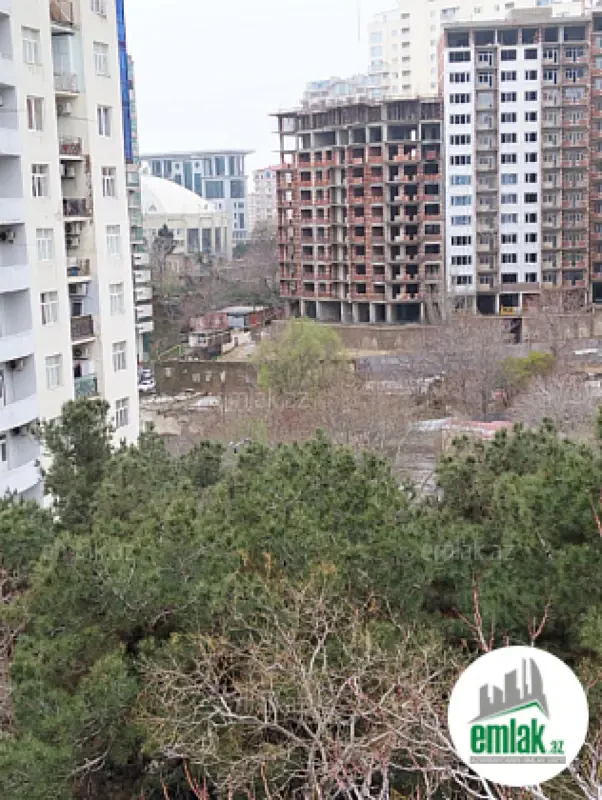 Satılır 1 otaqlı köhnə tikili 35 m²