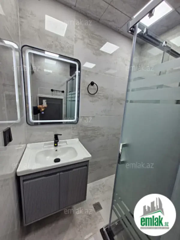 Satılır 4 otaqlı köhnə tikili 90 m²