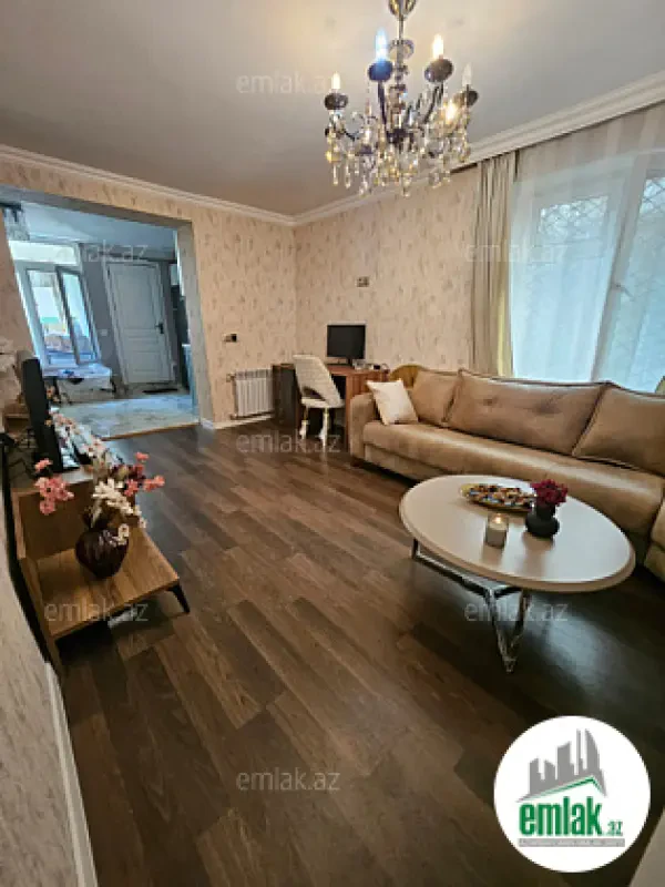 Satılır 2 otaqlı köhnə tikili 70 m²