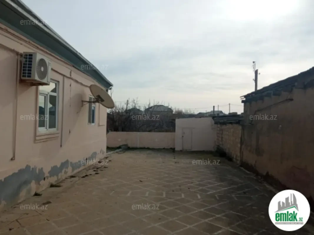 Satılır 4 otaqlı həyət evi 120 m²