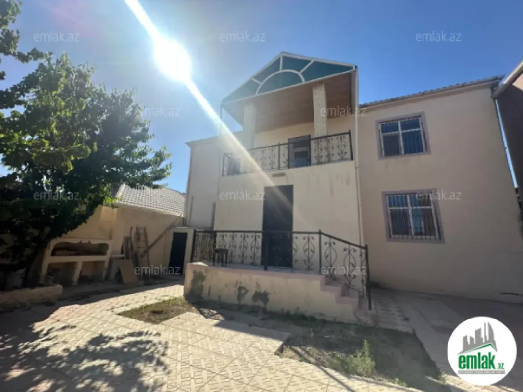 Satılır 6 otaqlı mənzil 150 m²