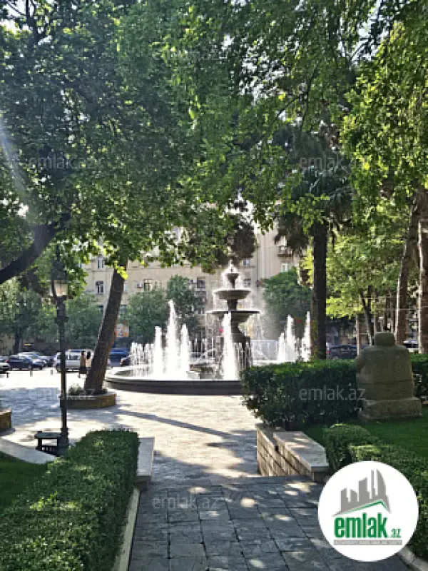 Satılır 2 otaqlı köhnə tikili 71 m²