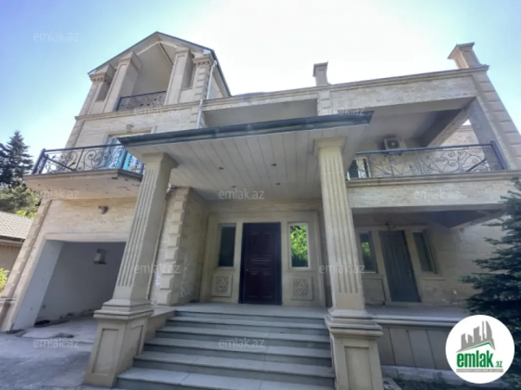 Satılır 7 otaqlı həyət evi 300 m²