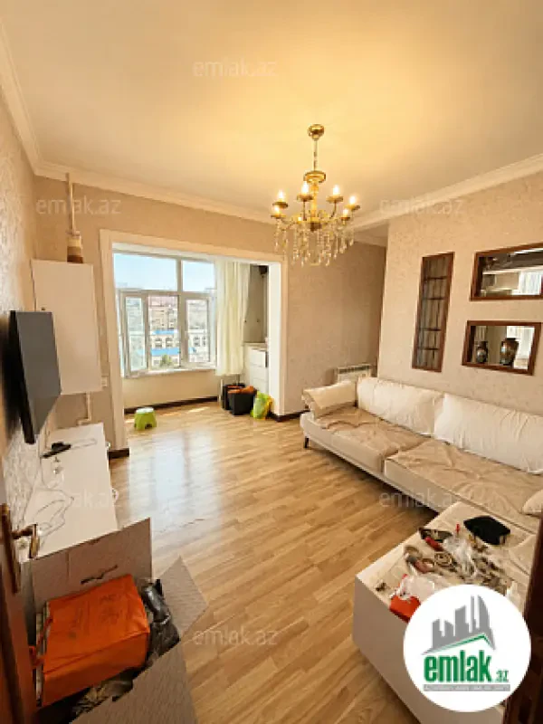 Satılır 1 otaqlı köhnə tikili 42 m²
