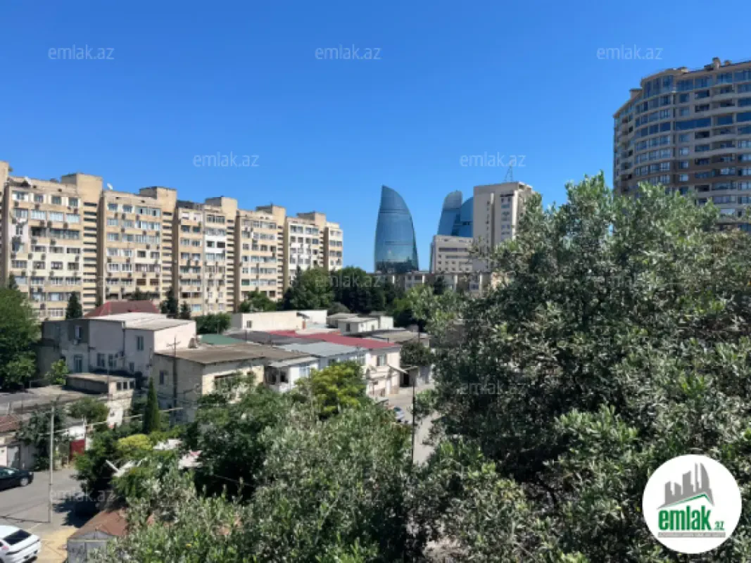 Satılır 1 otaqlı köhnə tikili 35 m²