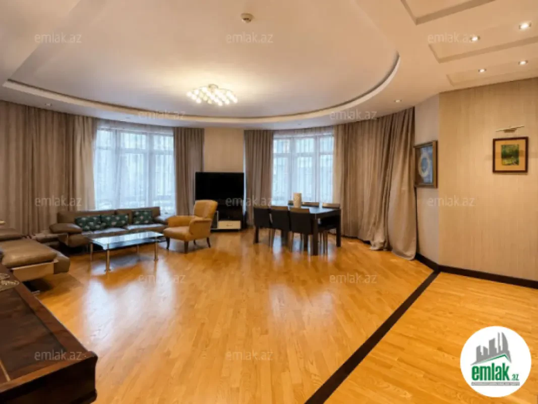 Satılır 4 otaqlı yeni tikili 235 m²