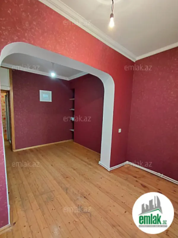 Satılır 2 otaqlı köhnə tikili 40 m²