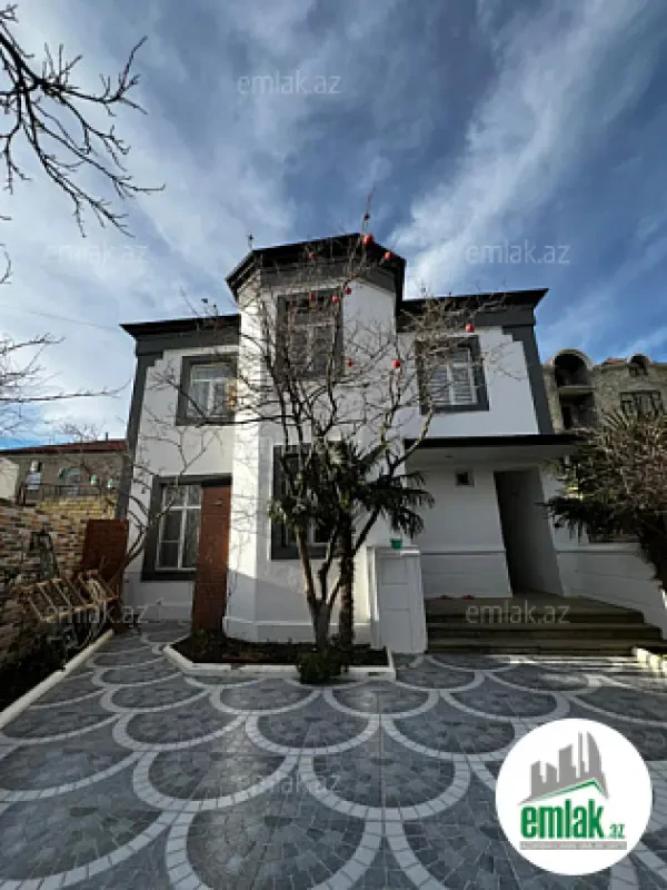 Satılır 6 otaqlı mənzil 200 m²