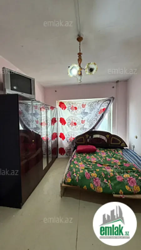 Satılır 2 otaqlı köhnə tikili 60 m²