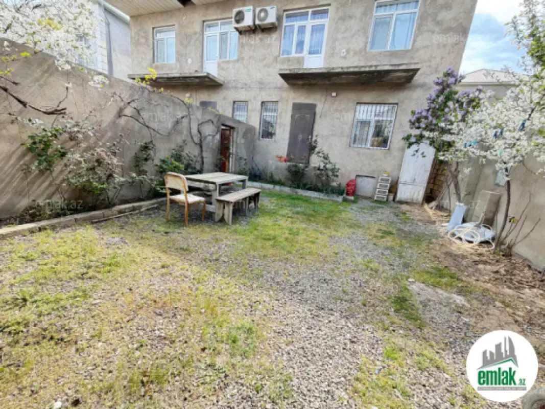 Satılır 8 otaqlı həyət evi 224 m²