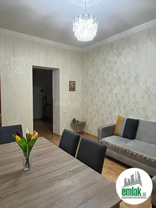Satılır 3 otaqlı köhnə tikili 77 m²