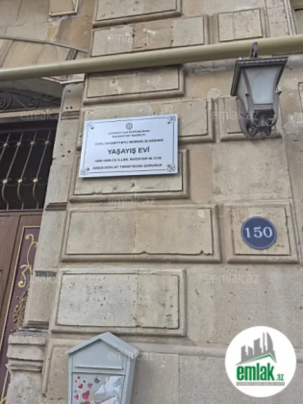 Satılır 4 otaqlı köhnə tikili 90 m²