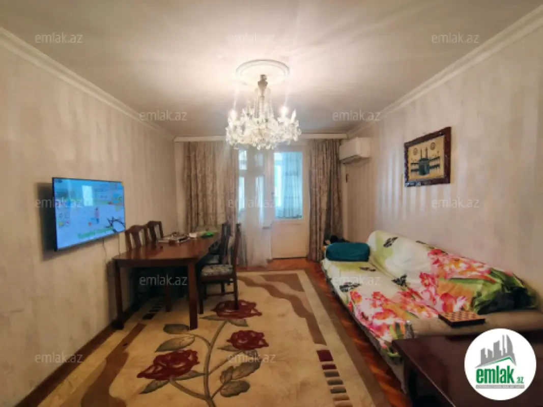 Satılır 3 otaqlı köhnə tikili 80 m²