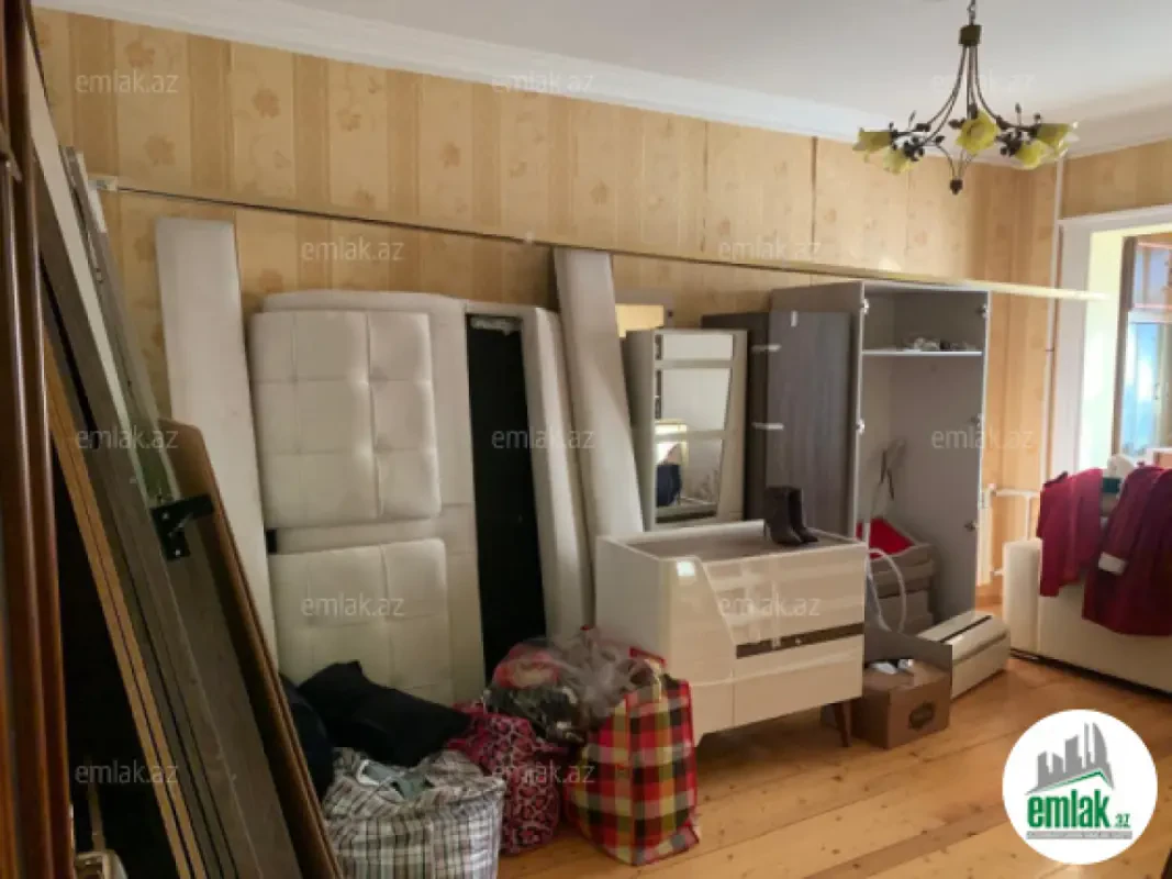 Satılır 3 otaqlı köhnə tikili 80 m²