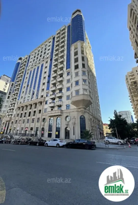 Satılır 4 otaqlı yeni tikili 242 m²