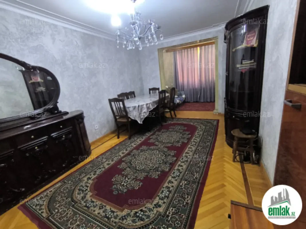 Satılır 2 otaqlı köhnə tikili 60 m²