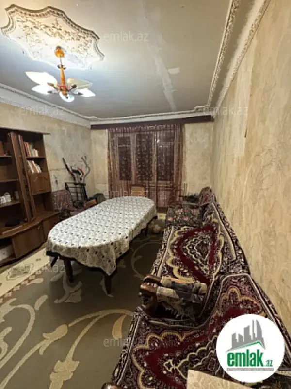 Satılır 3 otaqlı köhnə tikili 90 m²