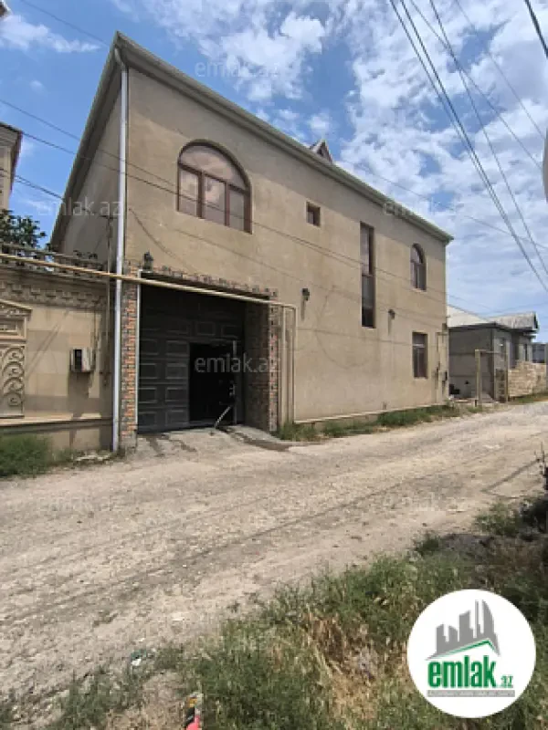 Satılır 6 otaqlı həyət evi 250 m²