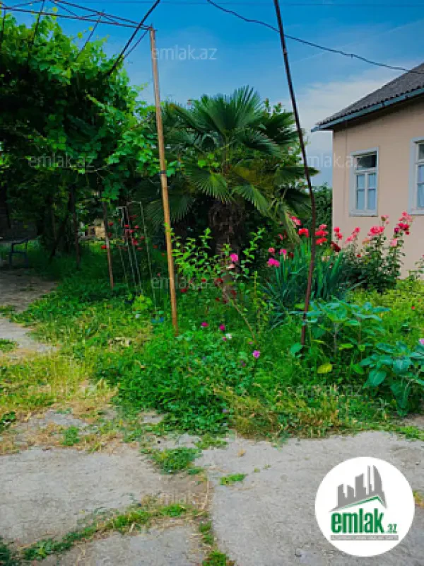 Satılır 6 otaqlı həyət evi 180 m²