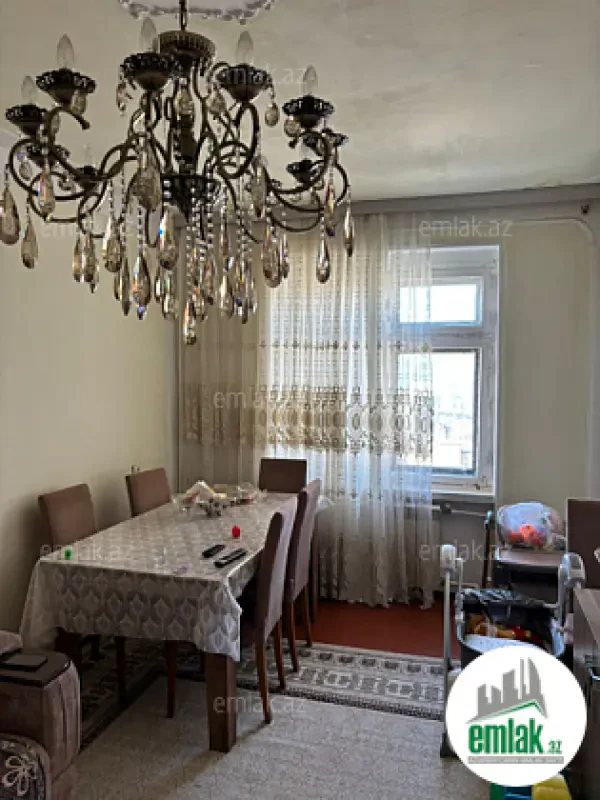 Satılır 3 otaqlı köhnə tikili 90 m²